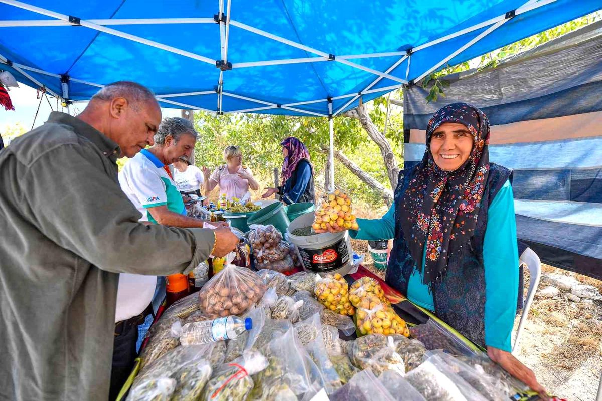 Mersin Büyükşehir Belediyesi Kadın ve Aile Hizmetleri Dairesi, Kırsal Mahalle Buluşmaları düzenledi