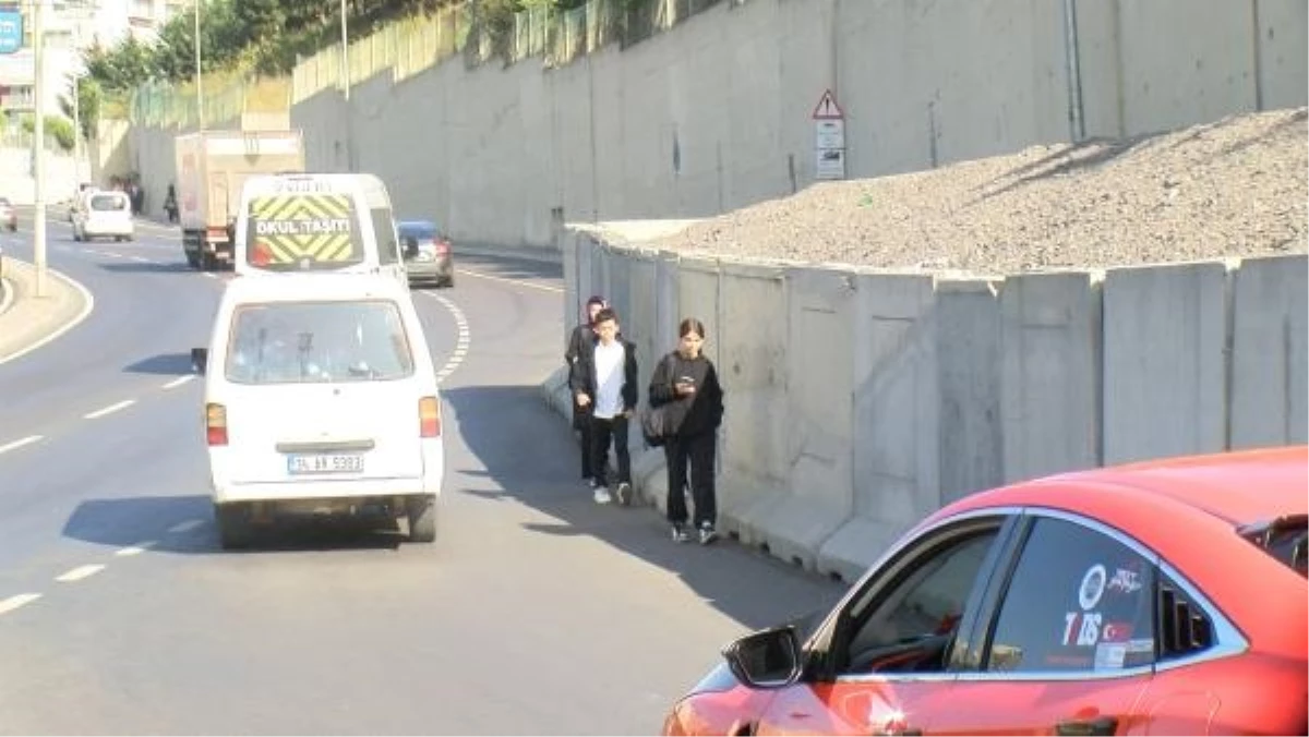 Maltepe\'de İstinat Duvarı Tehlikesi: Yaya Güvenliği Risk Altında