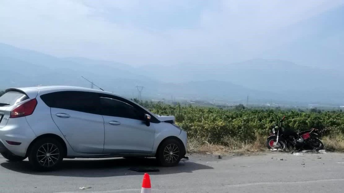 Manisa\'da motosiklet ile otomobil çarpıştı: 1 ölü