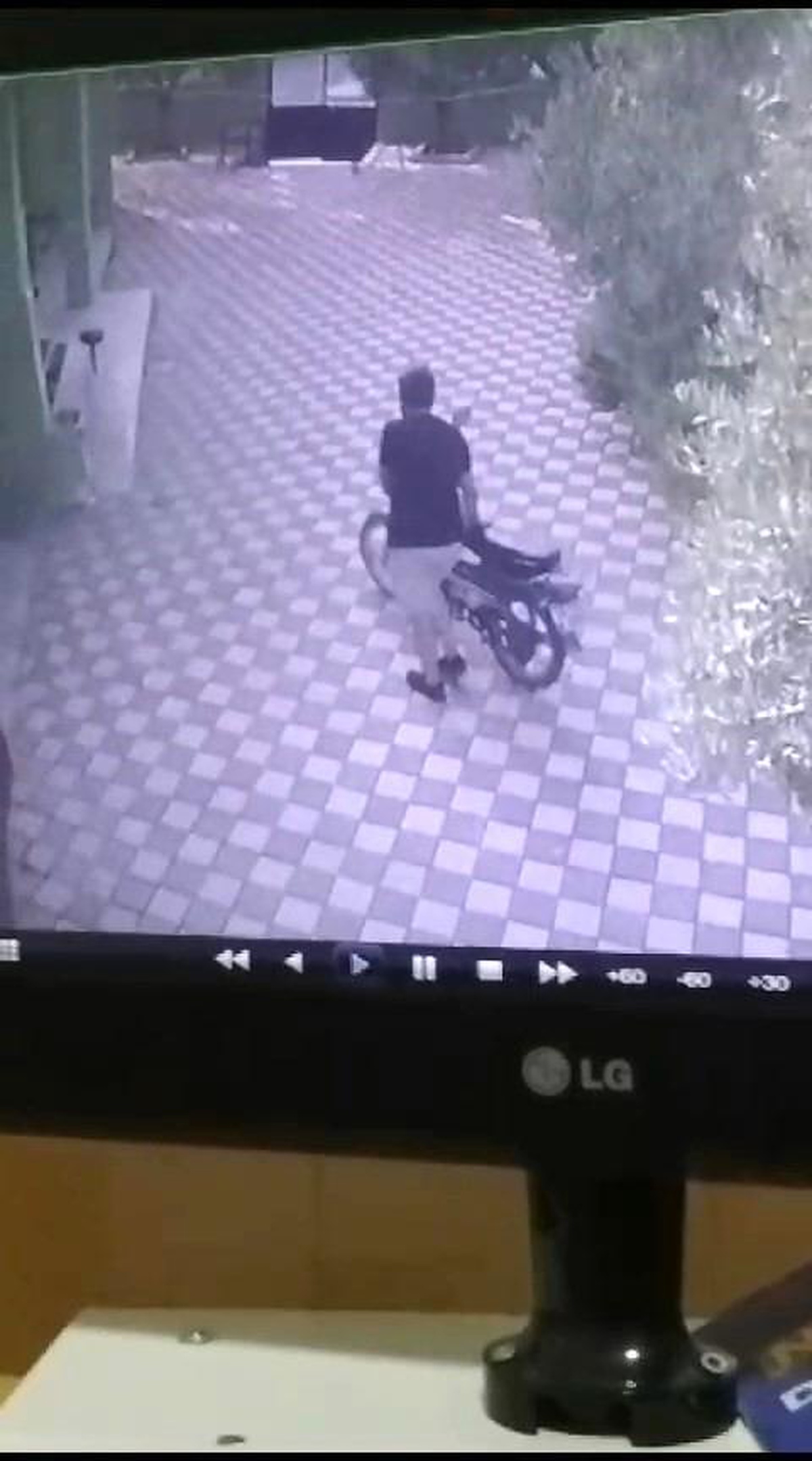 Bursa\'da İmamın Namaz Kılarken Motosikleti Çalındı