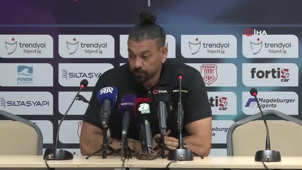 Sivasspor Teknik Direktörü Servet Çetin: \'Çekişmeli bir maç oldu, galip geldiğimiz için mutluyuz\'