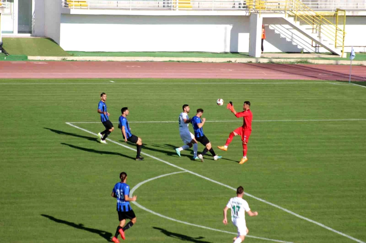 TFF 2. Lig Beyaz Grup\'ta Kırklarelispor ve Karacabey Belediyespor Berabere Kaldı