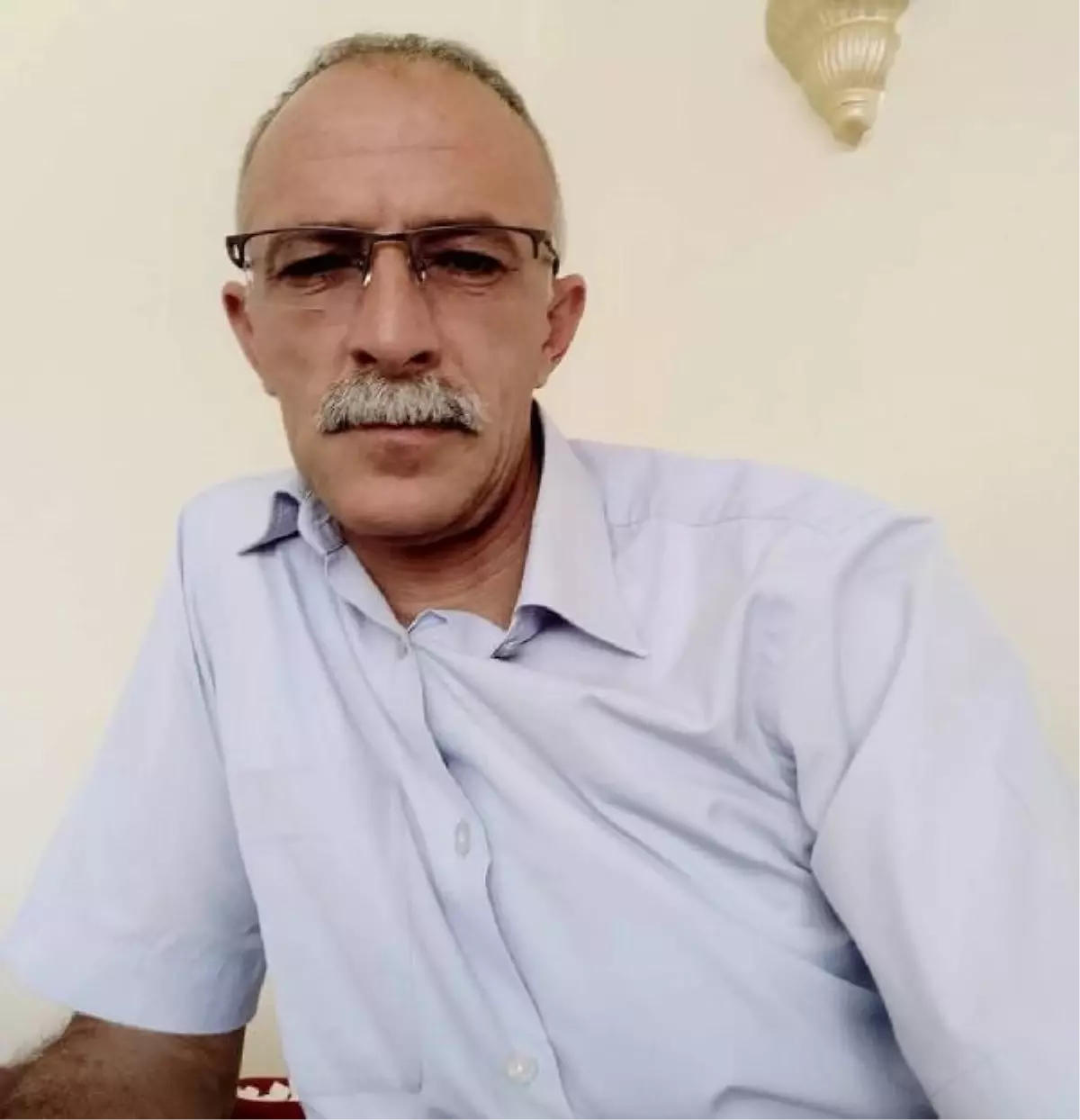 Diyarbakır'da trenin çarptığı TIR'ın sürücüsü hayatını kaybetti