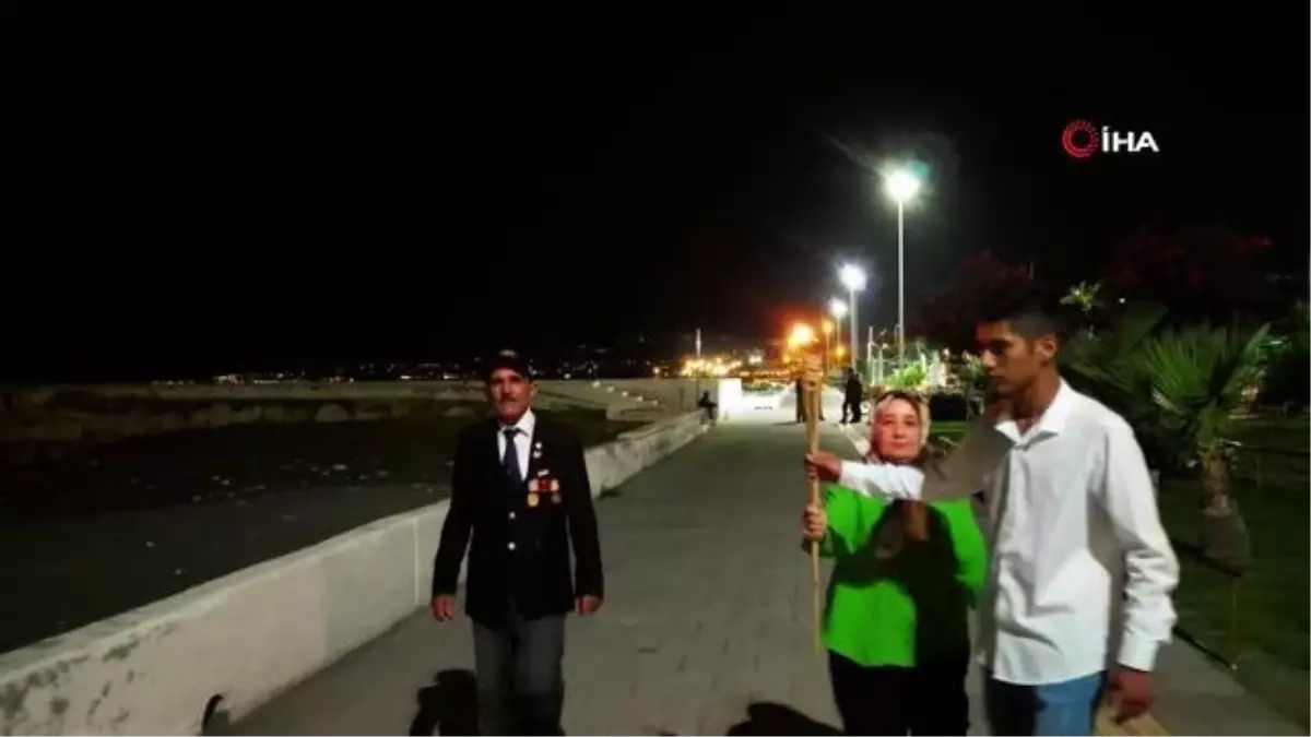 Ülkü Ocakları, Atatürk\'ün imzasını meşalelerle oluşturdu