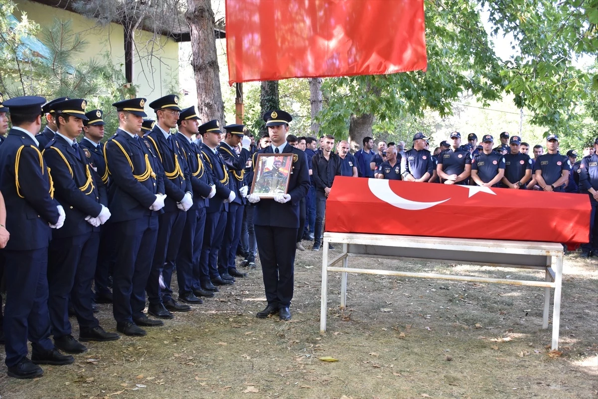 Şehit itfaiye eri Eskişehir\'de toprağa verilecek