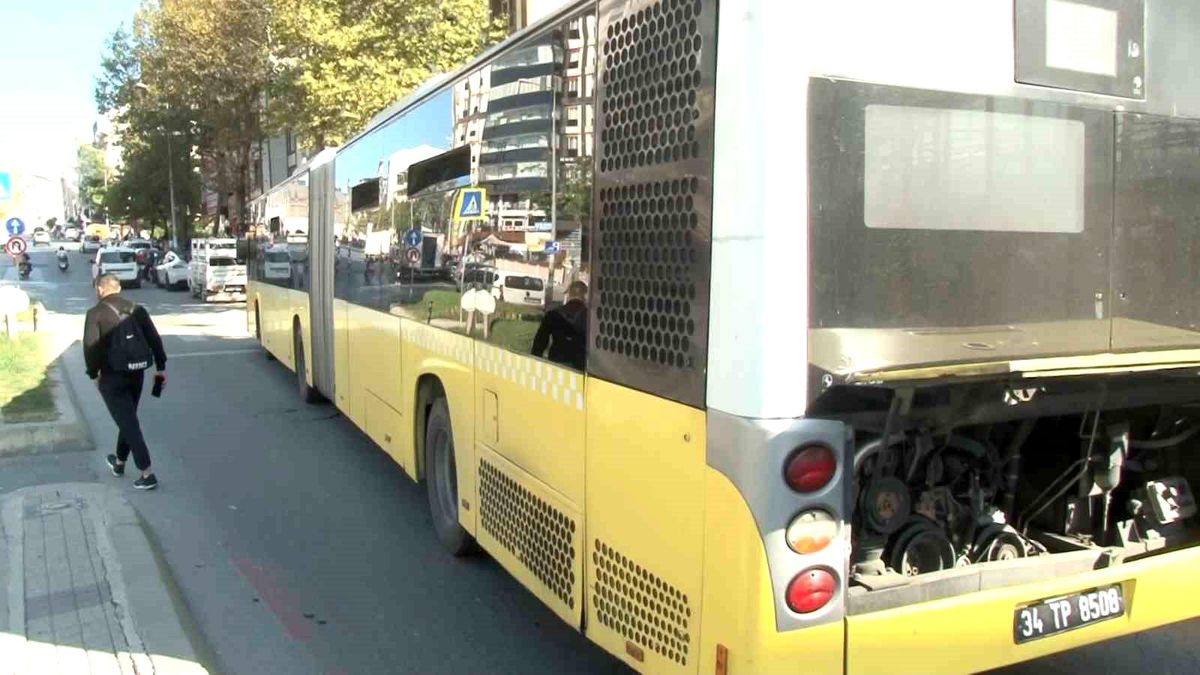 Arnavutköy\'de İETT Otobüsünde Motor Arızası