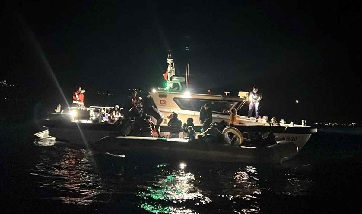 Çanakkale\'de 47 Afganistan uyruklu kaçak göçmen yakalandı