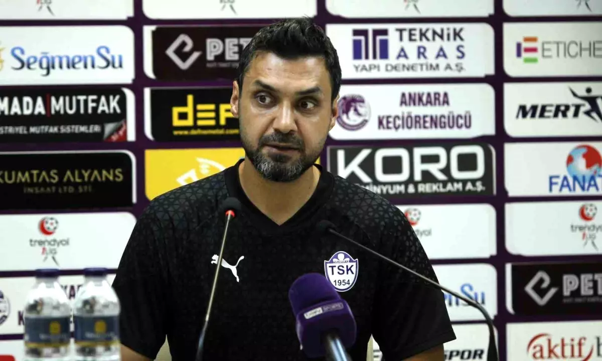 Tuzlaspor Teknik Sorumlusu Bekir İrtegün: \'Genel anlamda çok kötü bir yönetim görmedim\'