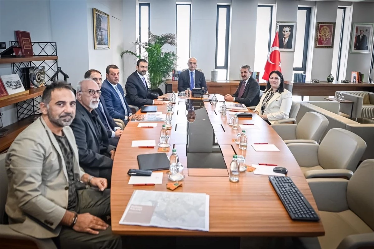 Edirne Valisi Yunus Sezer, Kültür ve Turizm Bakanı Mehmet Nuri Ersoy\'u ziyaret etti