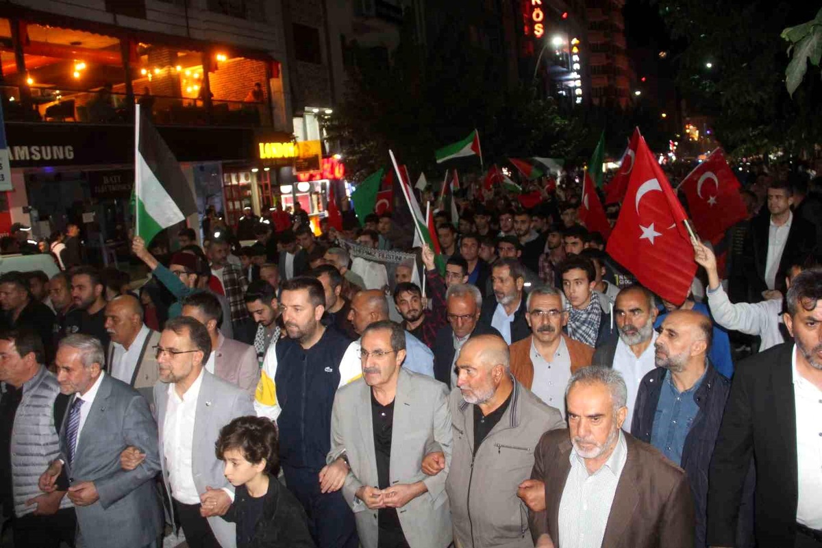 Elazığ\'da Filistin\'e Destek Yürüyüşü Düzenlendi