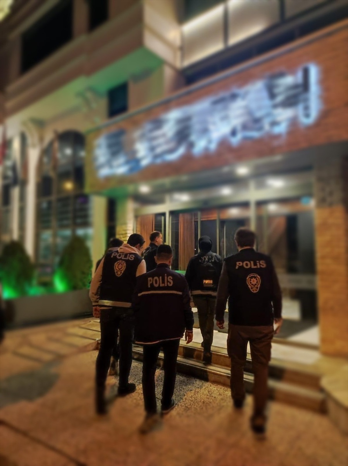 Eskişehir\'de Huzur Uygulamasında 8 Kişi Yakalandı