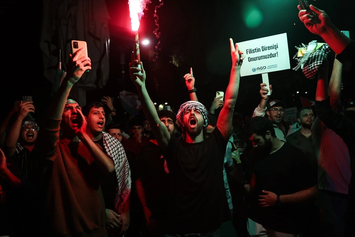 İstanbul\'da Filistin\'e Destek Yürüyüşü Gerçekleştirildi