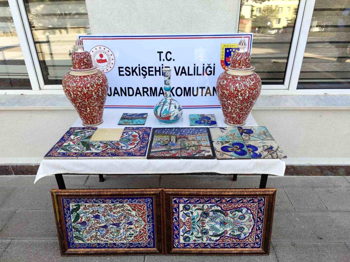 Eskişehir\'de Kaçak Yollardan Tarihi Eser Ticareti Yapan Şahıs Yakalandı
