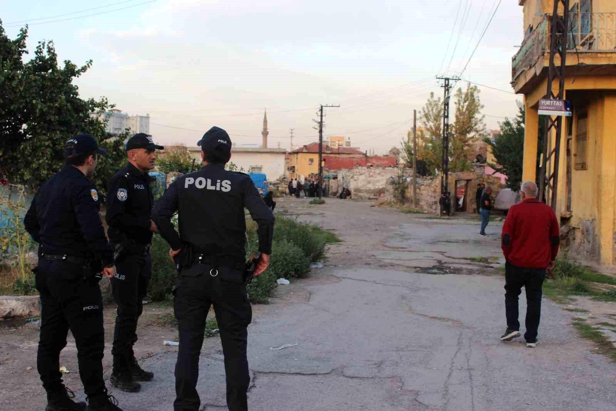 Kayseri\'de komşu aileler arasında çıkan kavgada 5 kişi yaralandı