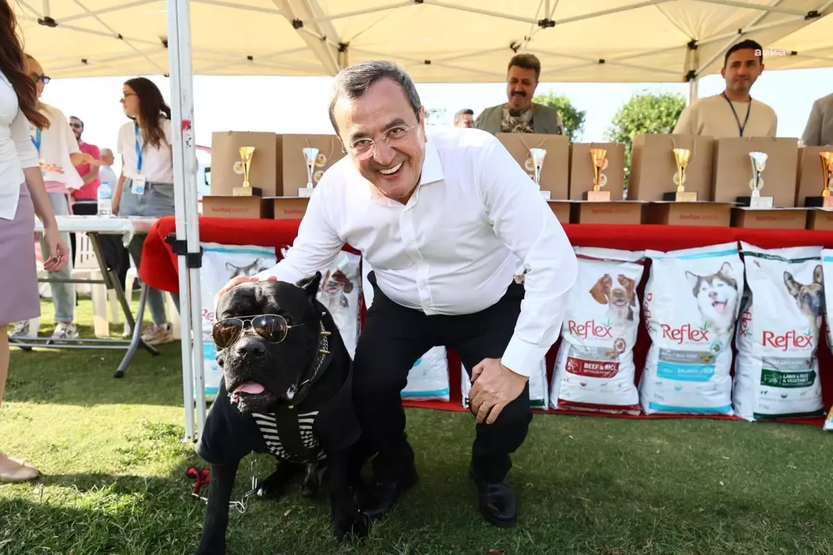 Konak Belediyesi\'nin düzenlediği 4. Patilerin Festivali yüzlerce doğa ve hayvanseveri bir araya getirdi