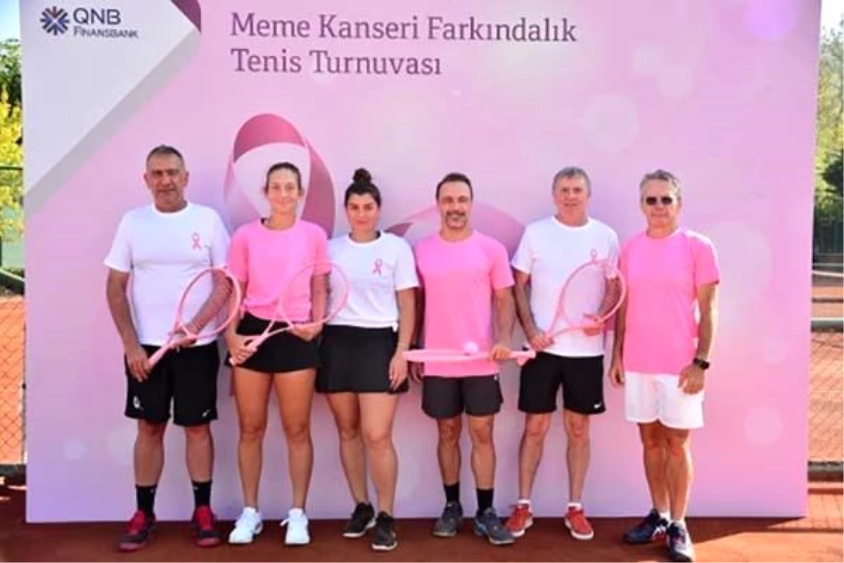 QNB Finansbank \'Pembe Top Tenis Turnuvası\' düzenledi