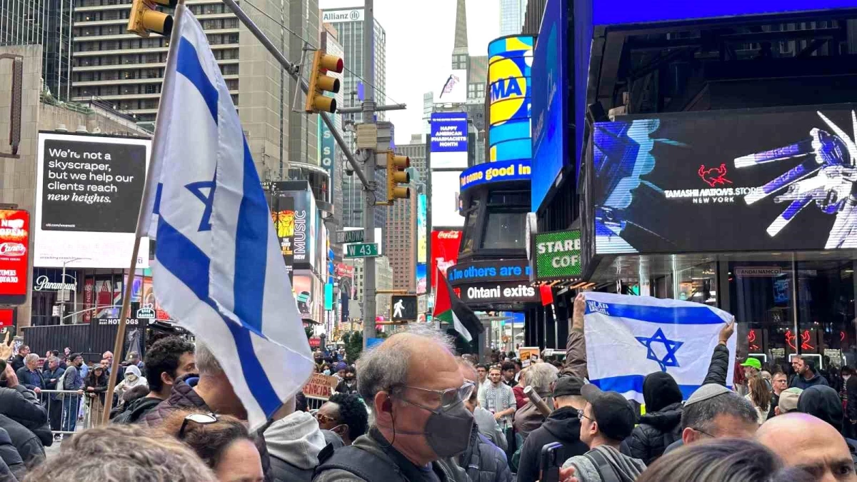 New York\'ta Filistin ve İsrail Destekçileri Arasında Protesto Çatışması
