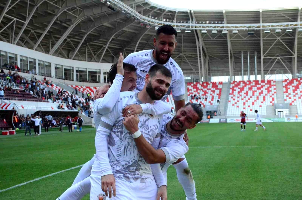 Karaman FK, Uşakspor\'u 4-0 yenerek ilk galibiyetini aldı