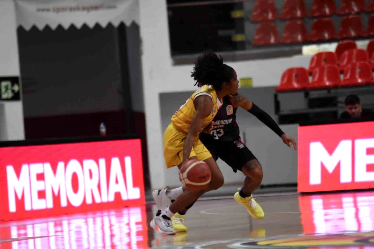 Antalya Büyükşehir Belediyespor Toroslar Basketbol, Melikgazi Kayseri Basketbol\'u 1 sayı farkla mağlup etti