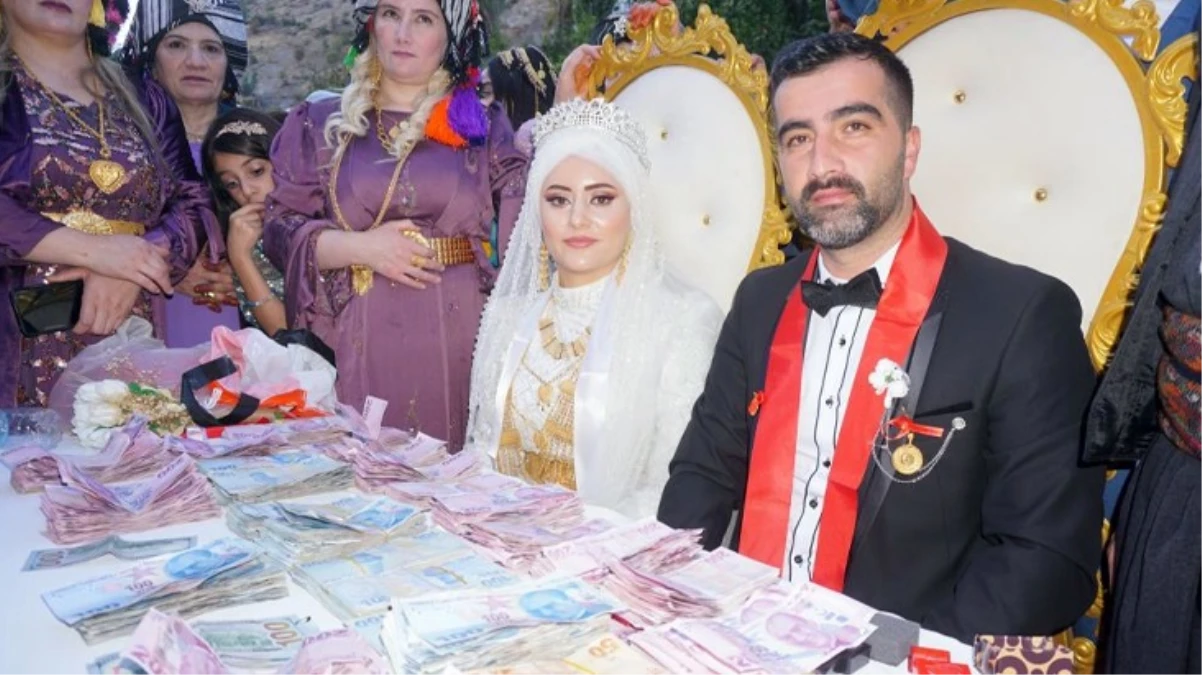 AK Partili gençlik kolları başkanının düğününde 4.5 milyon liralık takı takıldı