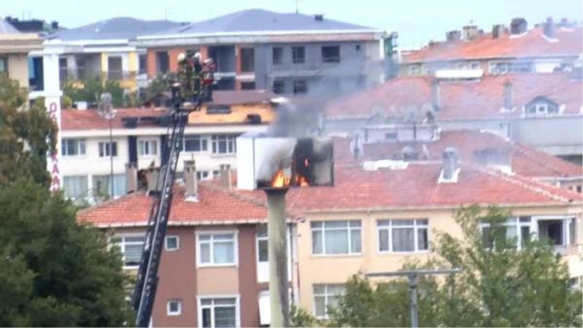 Bakırköy\'de Hastane Bahçesinde Baz İstasyonu Yangını
