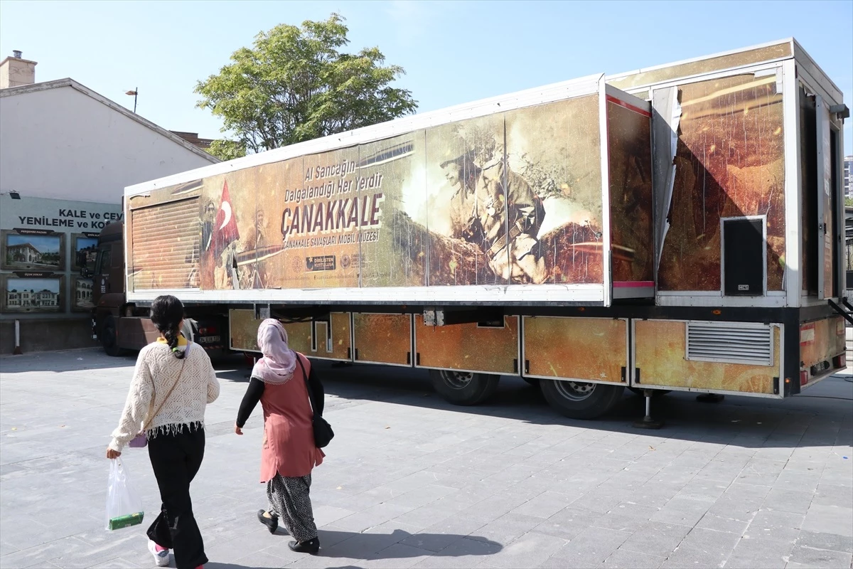 Çanakkale Savaşları Mobil Müzesi Niğde\'de Ziyaretçilerini Ağırlıyor