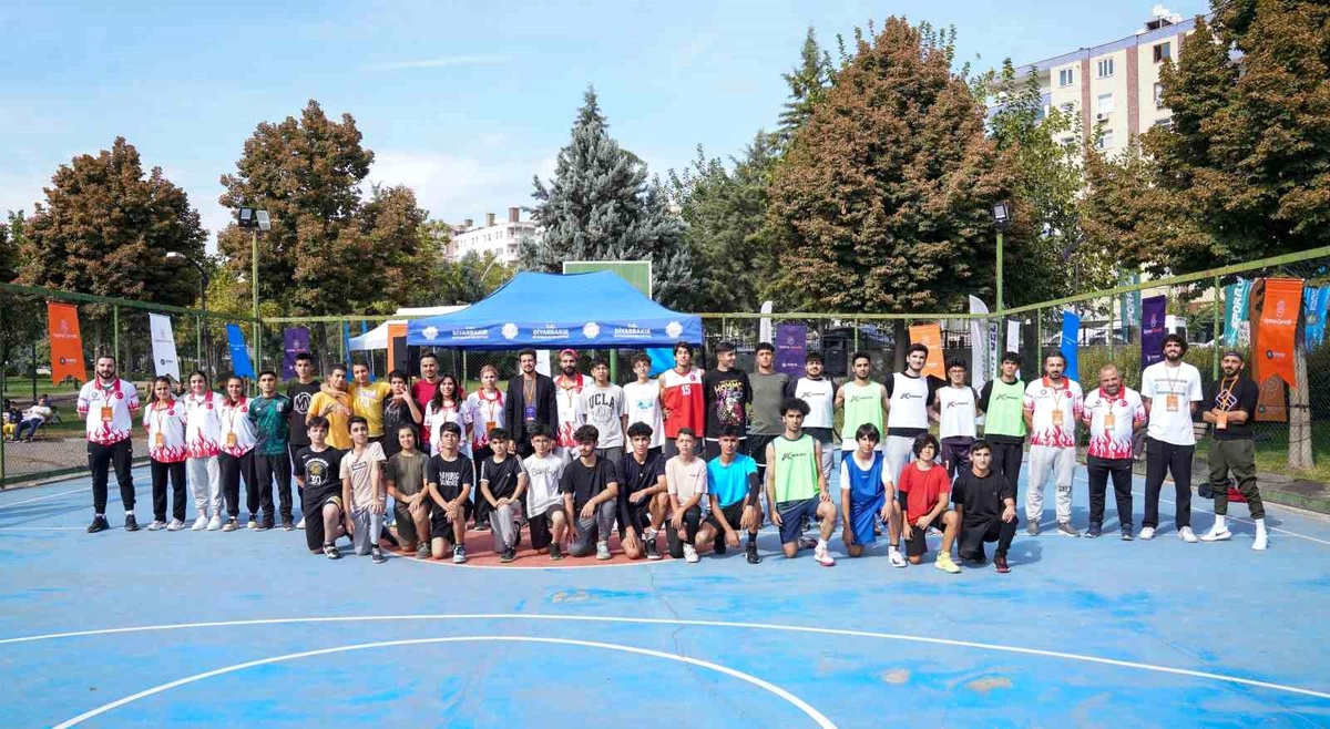 Diyarbakır Büyükşehir Belediyesi Sokak Basketbol Turnuvası Düzenledi