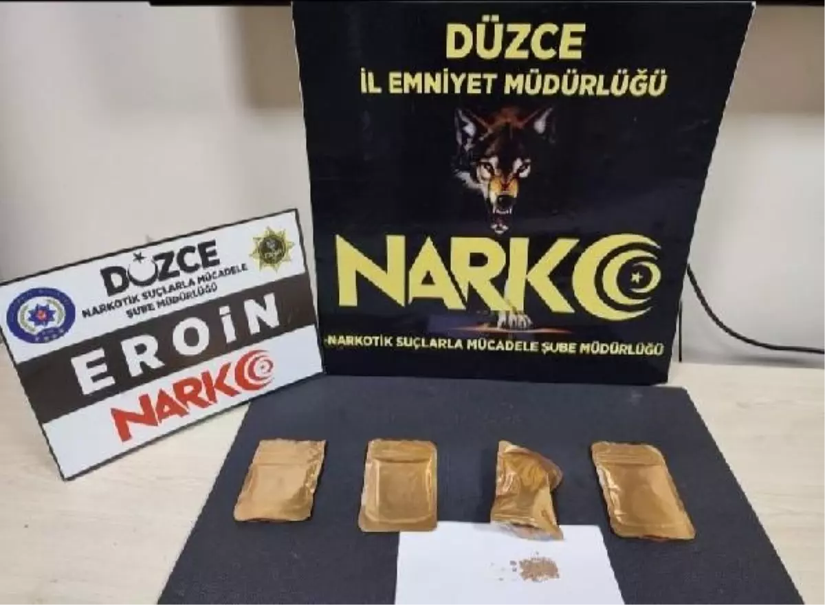Düzce'de 1 Kilo 5 Gram Eroin Ele Geçirildi, 3 Şüpheli Tutuklandı