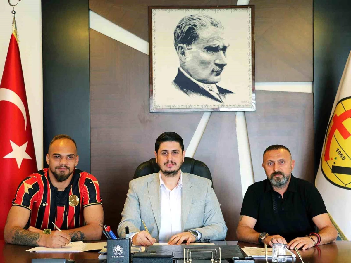 Eskişehirspor, Tarsus İdman Yurdu\'ndan İlksen Kuttekin\'i transfer etti