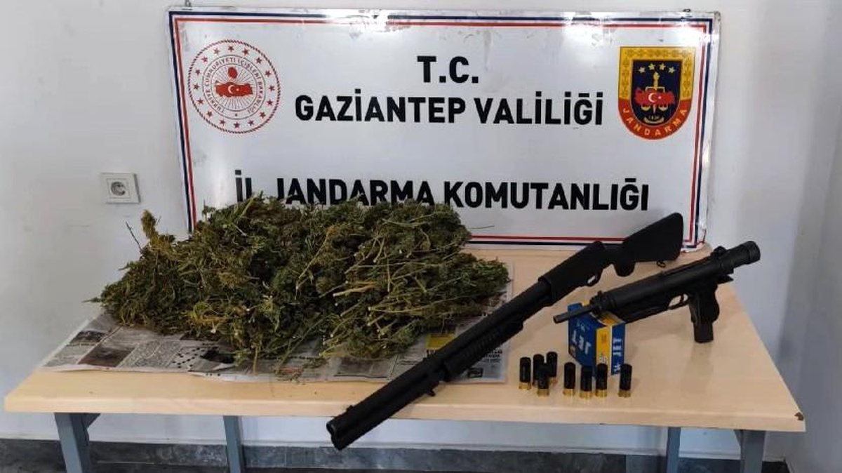 Gaziantep\'te Uyuşturucu Operasyonu: 4 Kilo Esrar ve Uzun Namlulu Silah Ele Geçirildi