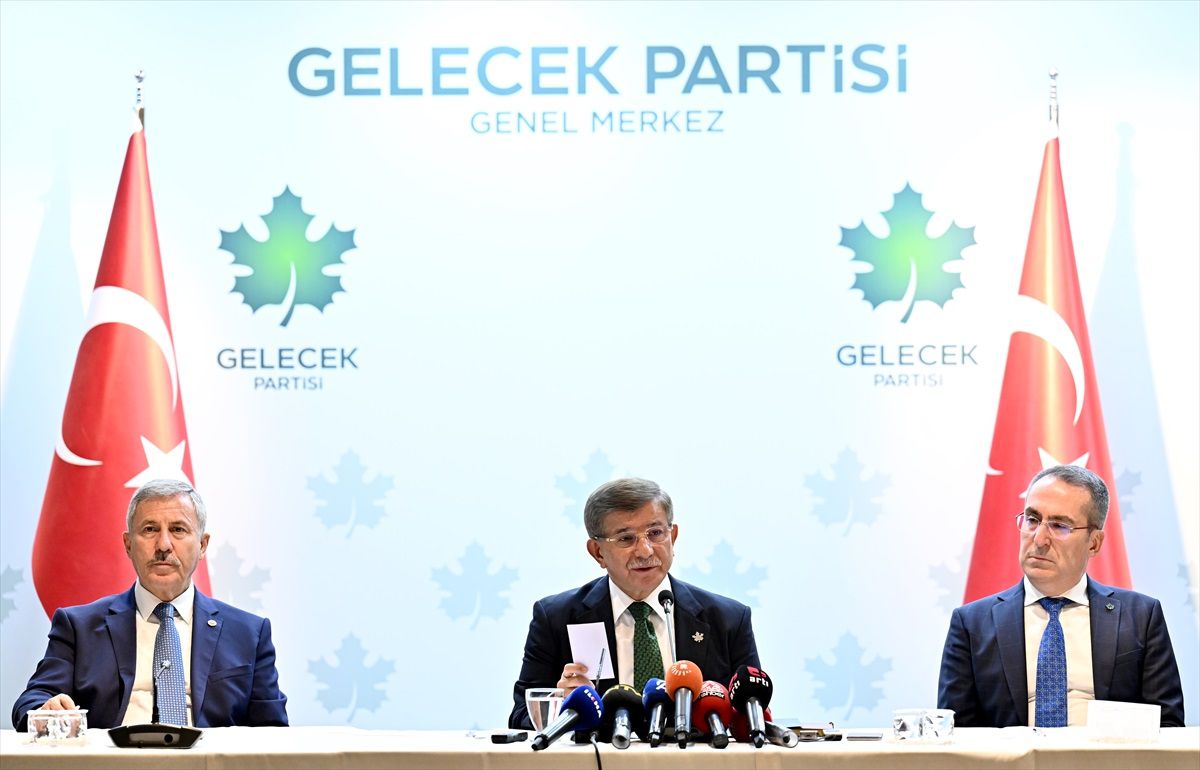 Davutoğlu: Türkiye, Filistin\'e diplomatik destek vermeli