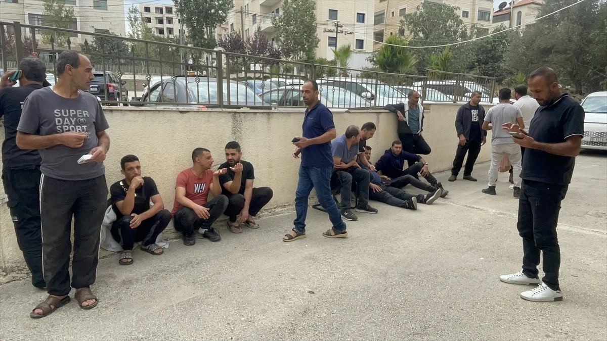İsrail, 100\'den fazla Gazzeli işçiyi sınır dışı etti