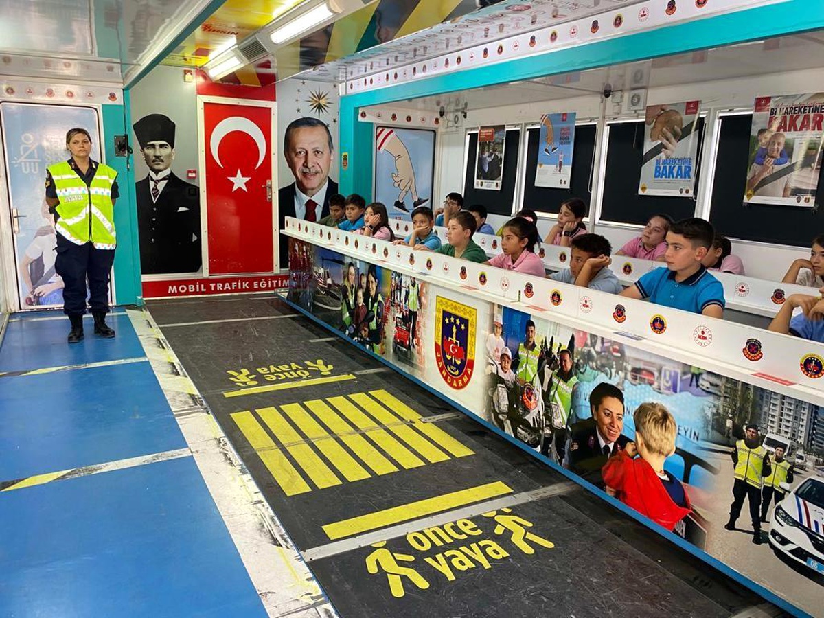Jandarma Trafik Timleri İzmir\'de Eğitim Verdi