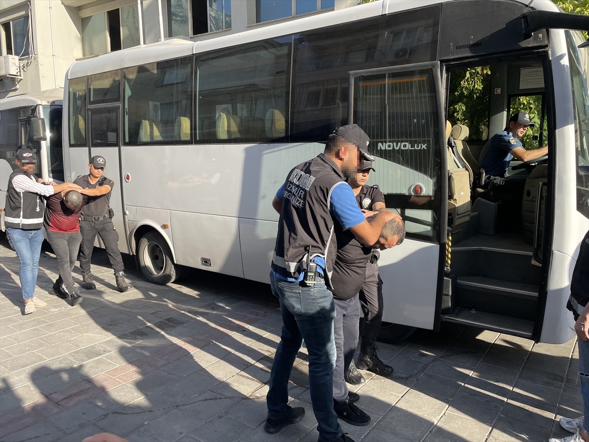 İzmir\'de Kafes Operasyonu: 20 Şüpheli Adliyeye Sevk Edildi