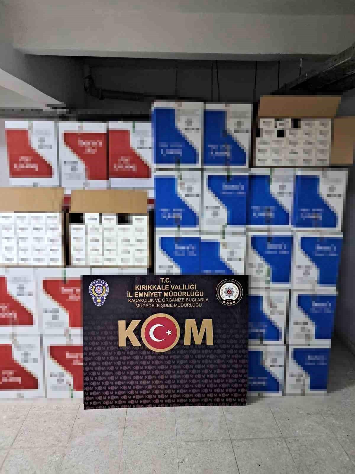 Kırıkkale\'de Kamyonette 1 Milyon 800 Bin Adet Bandrollü Boş Makaron Ele Geçirildi