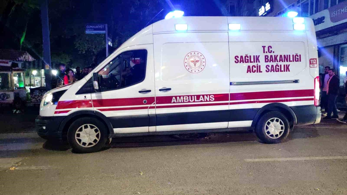 İzmit\'te kavgada genç bıçaklandı