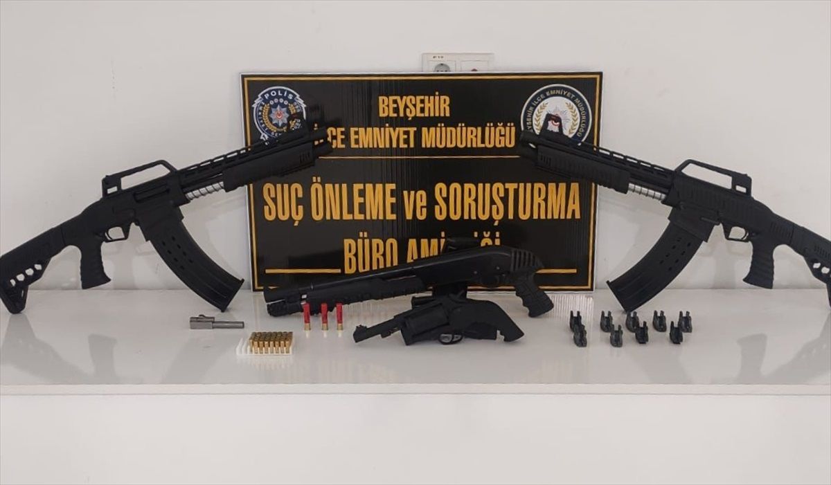 Konya\'da düzenlenen operasyonda 3 kişi yakalandı