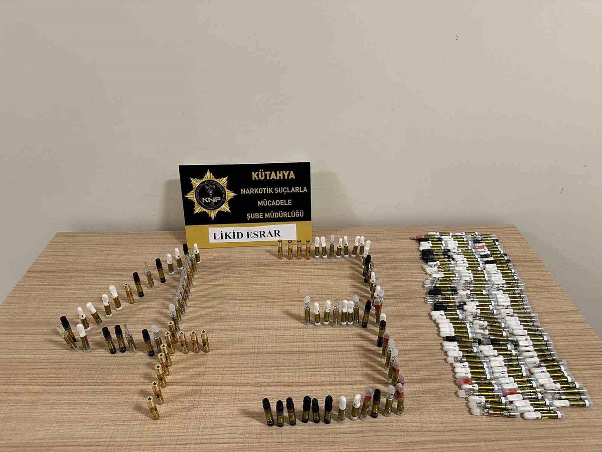 Kütahya\'da Yolcu Otobüsünde Likit Esrar Ele Geçirildi