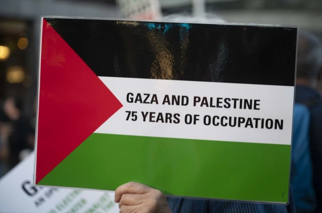 Londra'da İsrail'in Filistin Politikalarını Protesto Etmek İçin Gösteri Düzenlendi