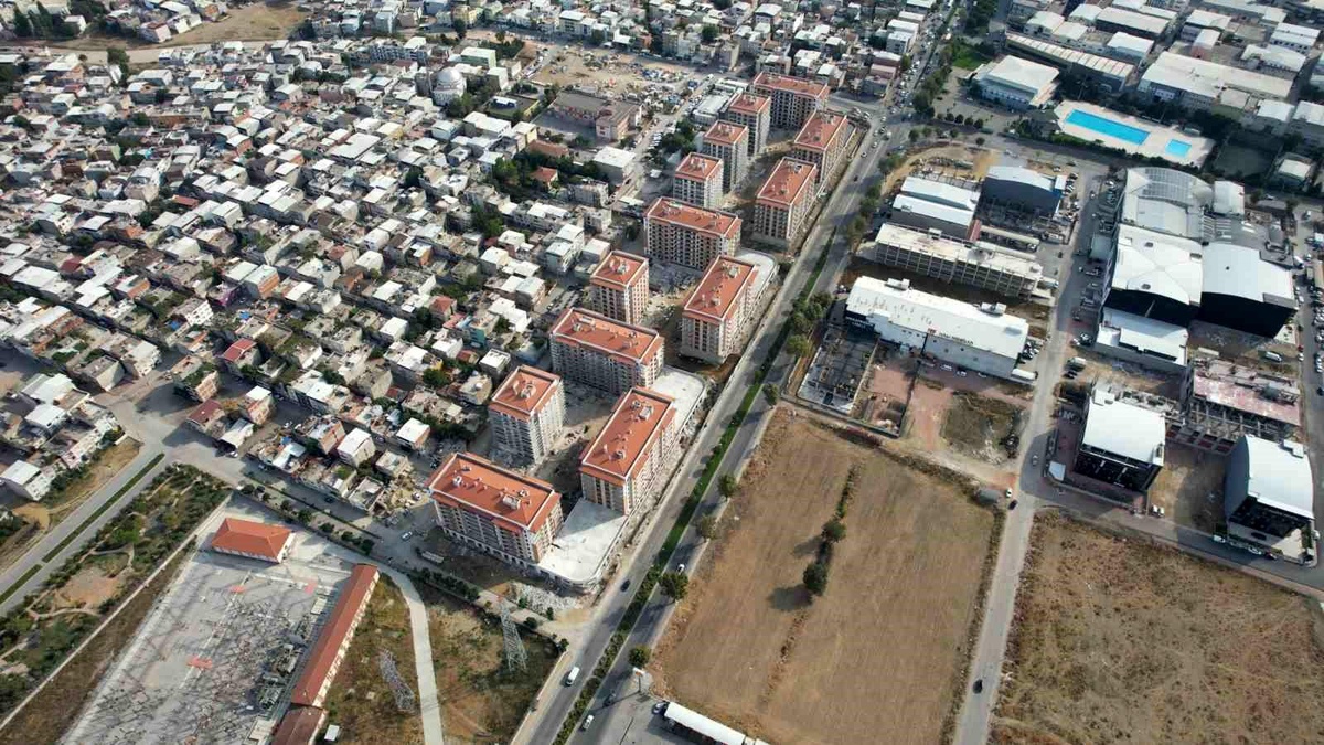 Yıldırım Belediye Başkanı Oktay Yılmaz, Mevlana Kentsel Dönüşüm Projesi\'ni inceledi