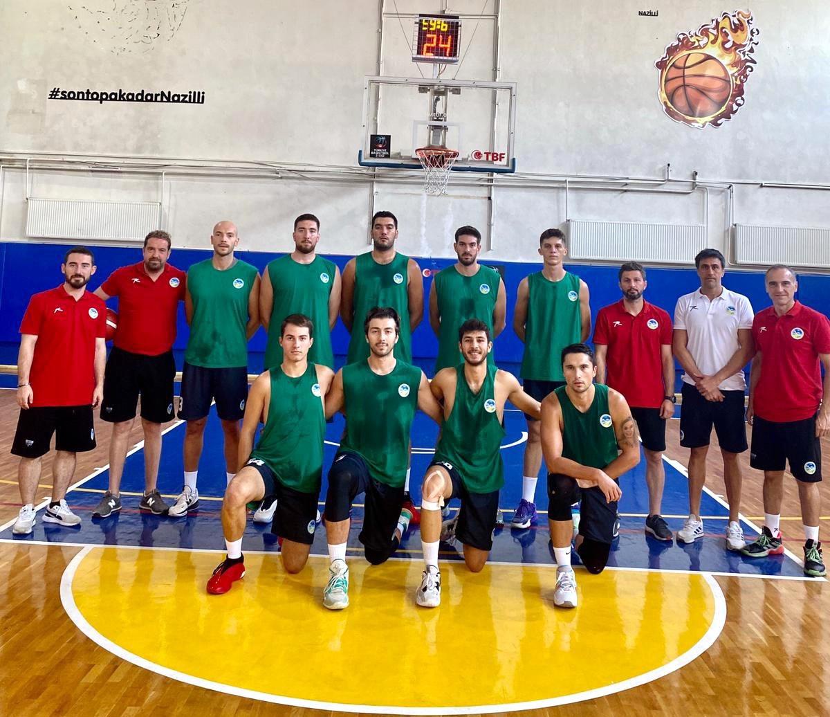 Sakarya Büyükşehir Basketbol Takımı 100. Yıl Basketbol Turnuvası\'nda şampiyon oldu