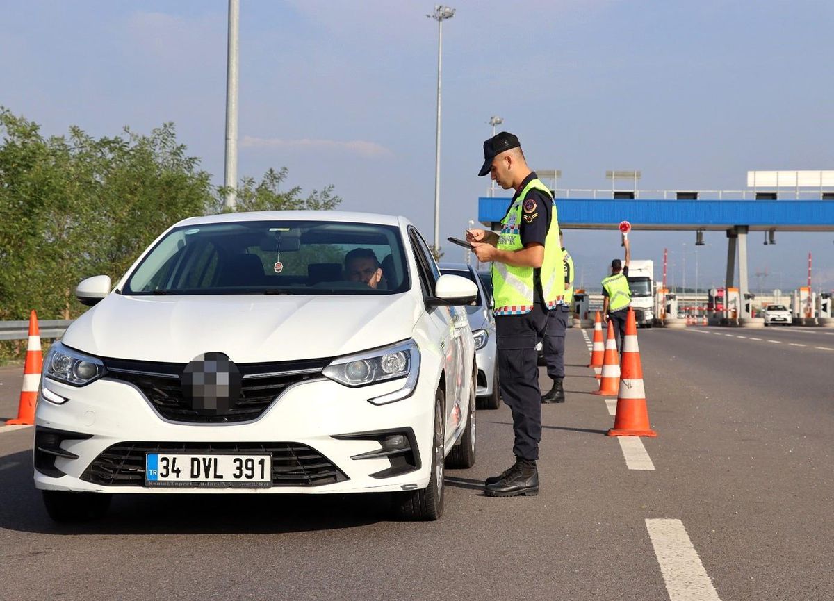 Sakarya\'da Jandarma Ekipleri Tarafından Huzur Uygulaması Gerçekleştirildi