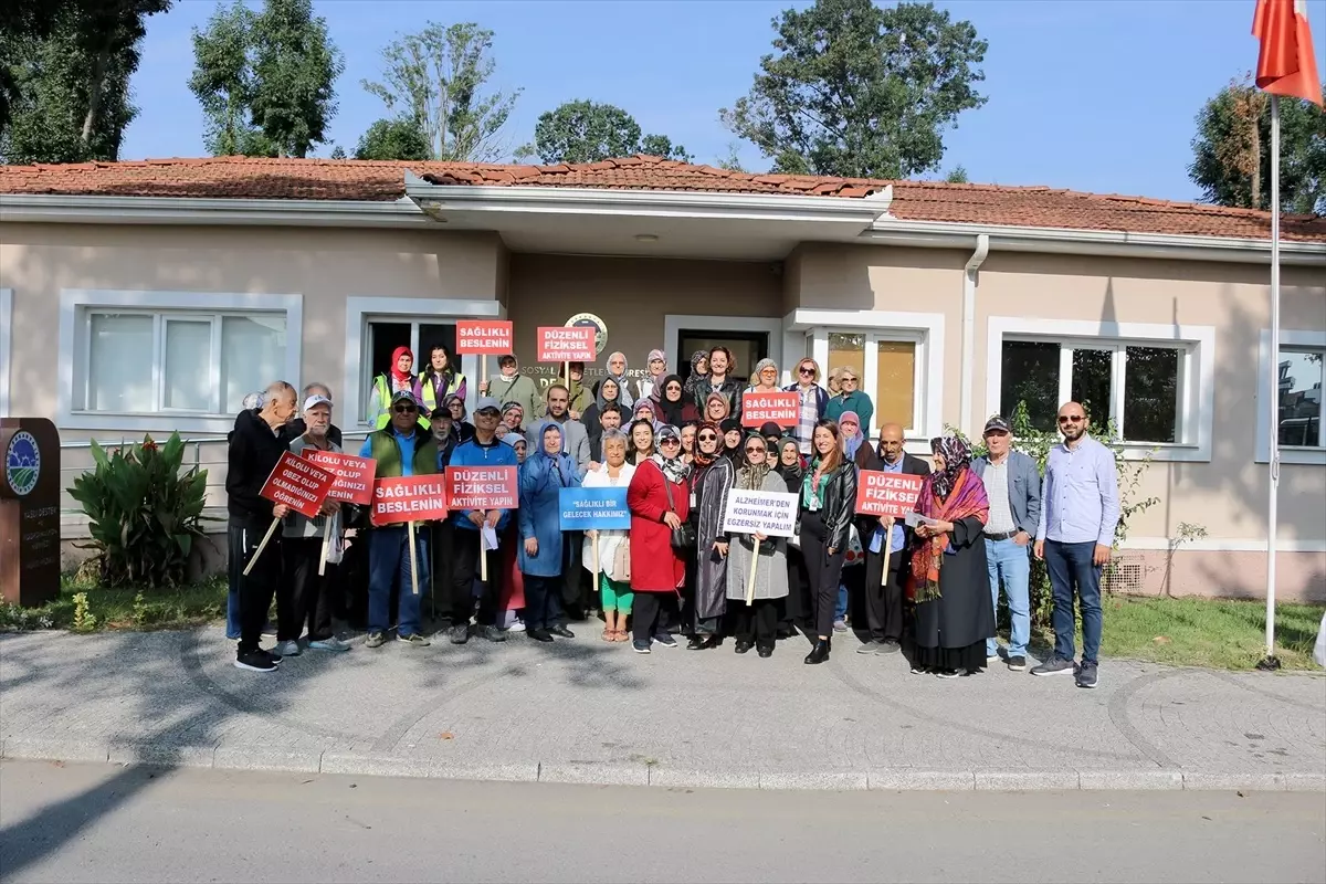 Sakarya Büyükşehir Belediyesi Yaşlı Destek Merkezi\'nde Sağlık Semineri Düzenlendi