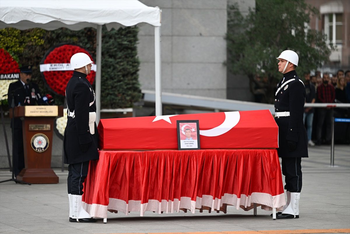 Şehit polis Cihat Ermiş için İstanbul\'da tören düzenlendi