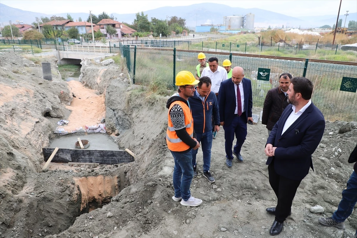 Turhal Belediyesi, Osman Gazi Mahallesi\'nde yeni yağmur suyu hattı yapımına başladı