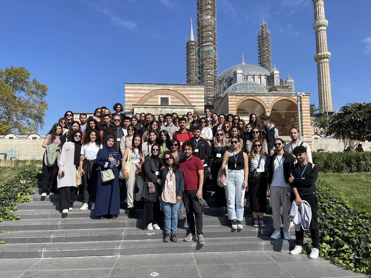 Trakya Üniversitesi Mimarlık Fakültesi Öğrencileri Edirne\'nin Tarihi ve Kültürel Yapılarını Gezdi