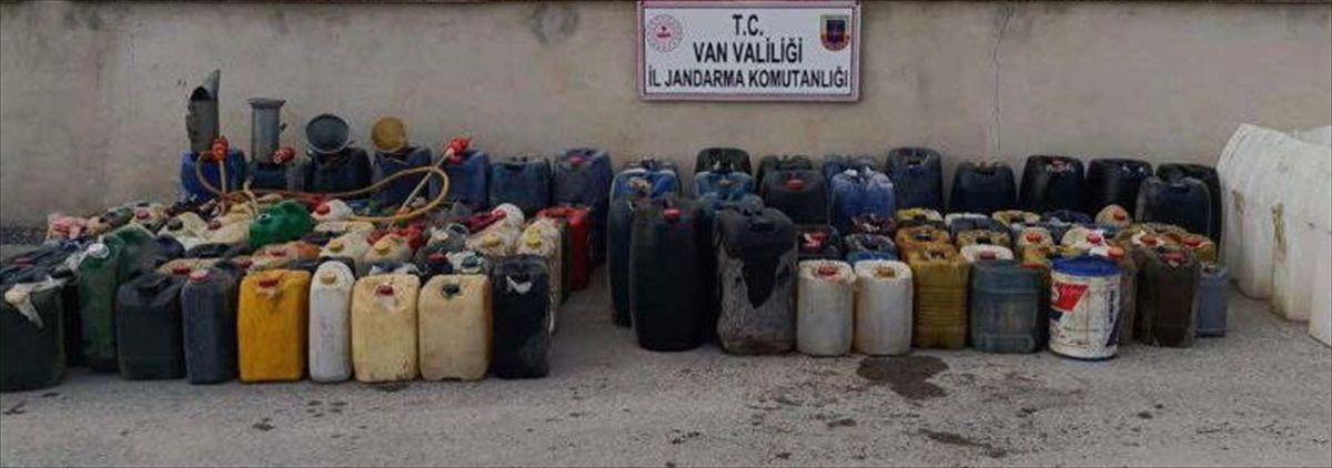 Van\'da 2 Bin 100 Litre Gümrük Kaçağı Akaryakıt Ele Geçirildi