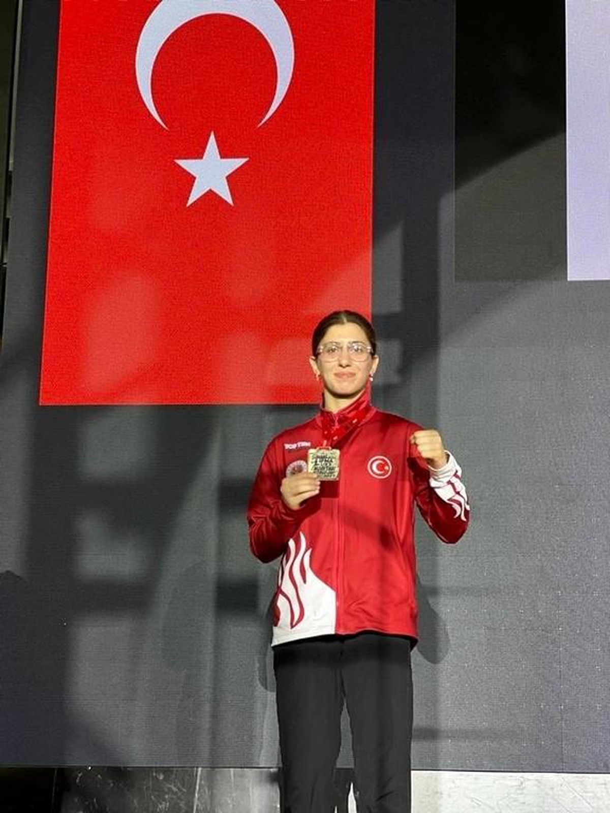 ZBEÜ BESYO öğrencisi Sude Nur Basancı, Muaythai Dünya Şampiyonasında ikincilik elde etti