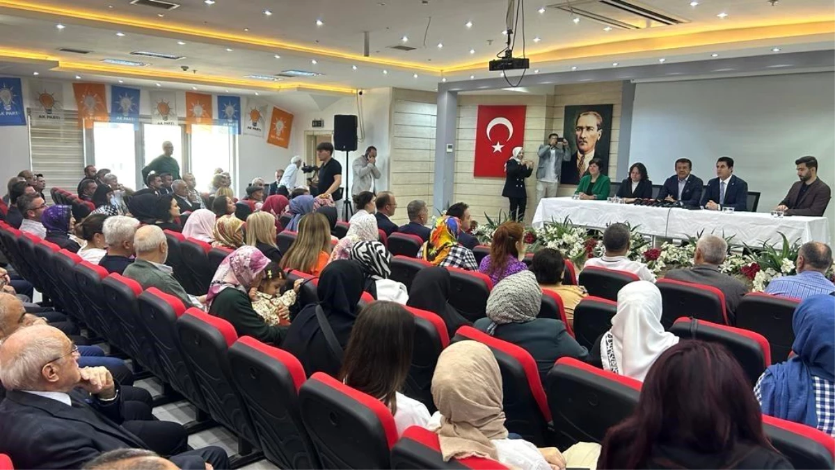 Nihat Zeybekci, AK Parti Denizli Teşkilatını Ziyaret Etti