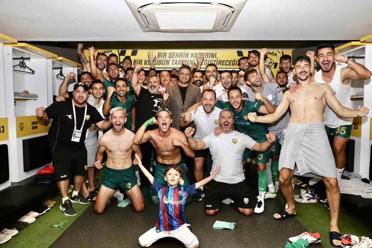 Aliağa FK, Talasgücü Belediyespor\'u 3-0 Mağlup Ederek Liderlik Yürüyüşüne Devam Ediyor